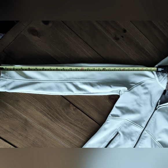 Marmot Jacket - Faux Fur Lined Hood - XS - Picture 5 of 9